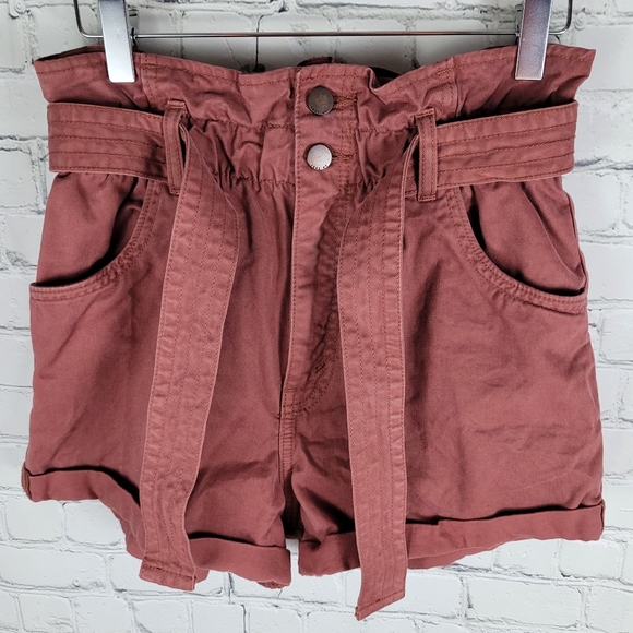 ABERCROMBIE & FITCH | paperbag belted jean shorts - Picture 2 of 6